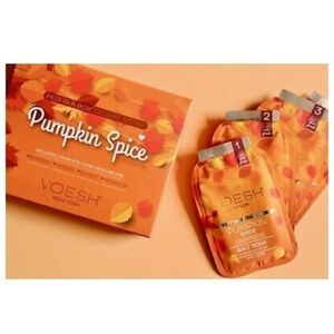 Voesh Pumpkin Spice pedi in a box - new in box